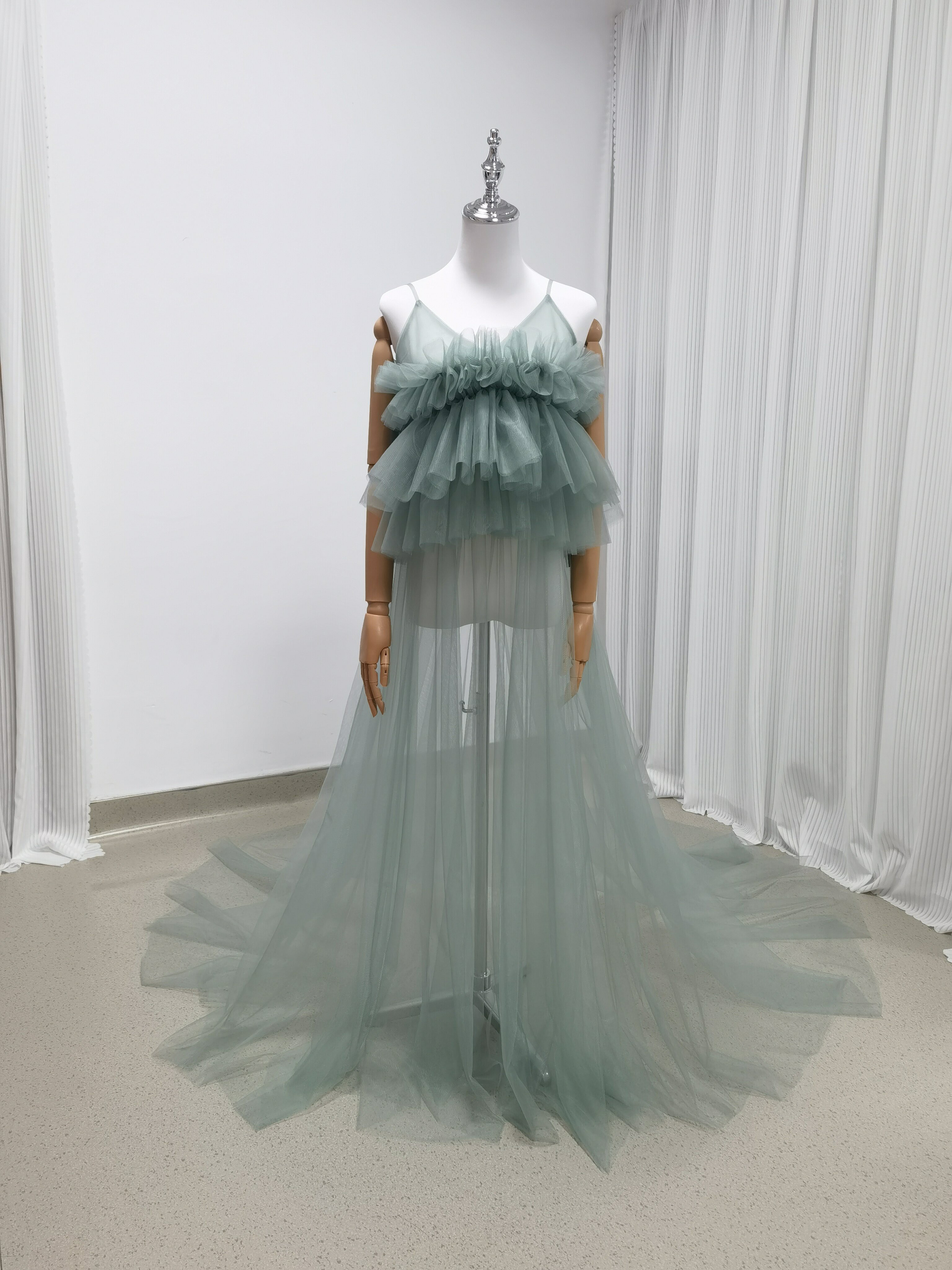 送料無料！人気上昇！オーバードレス グリーン ソフトチュール 可愛い 前撮り 妊婦 二次会