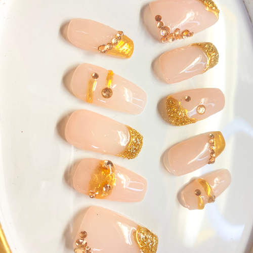 シアーピンクベージュベース ゴールドラメ シャンパンゴールドストーン