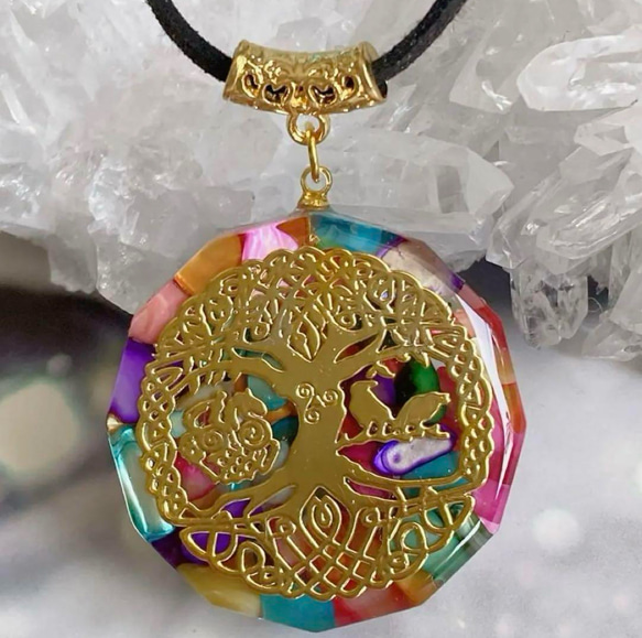 幸運✨オルゴナイト ネックレス トリスケル チャクラカラー 幸運✨オルゴナイト ネックレス トリスケル チャクラカラー