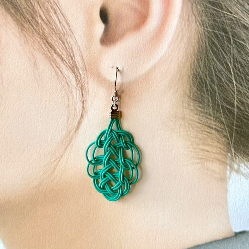 再販☆❤️ どんぐり　リーフ　葉　木製　ピアス　イヤリング　ハンドメイド 再販☆❤️ どんぐり リーフ 葉 木製 ピアス イヤリング