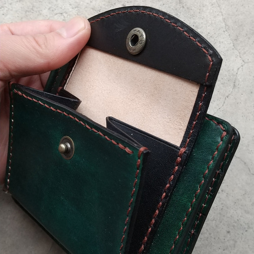 ハンドメイド】ヌメ革手染めグリーンのカード6枚収納+αの