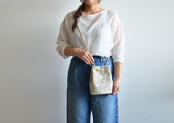 新作!  数量限定! プラネットチュール刺繍ポシェットマリンバッグ　エクリュベージュ　ミニショルダー　月と星 5枚目の画像