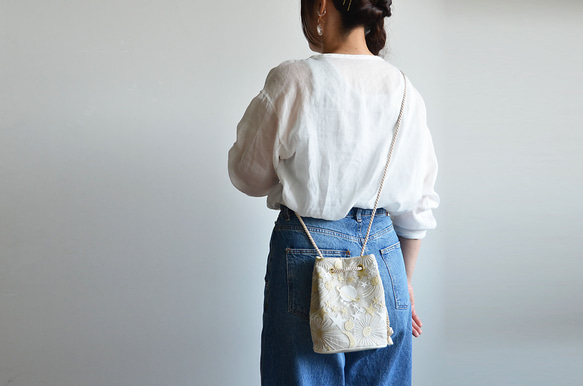 新作!  数量限定! プラネットチュール刺繍ポシェットマリンバッグ　エクリュベージュ　ミニショルダー　月と星 4枚目の画像