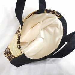 金襴布トートバッグ　夜桜　和柄バッグ　和装に最適　大人っぽい雰囲気　豪華でモダン　西陣織　 3枚目の画像