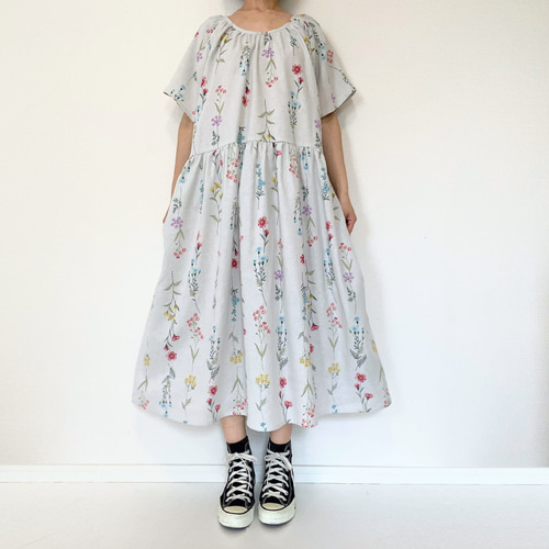 春に*刺繍調 押し花柄*ゆったり半袖ロングワンピース*国産 春に*刺繍調 押し花柄*ゆったり半袖ロングワンピース*国産