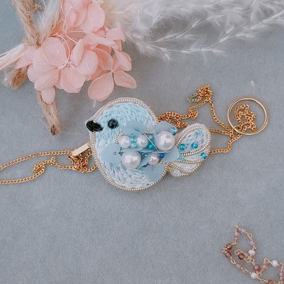 ビーズ刺繍 小鳥のブローチ ＊piyo~pastel blue~ ブローチ