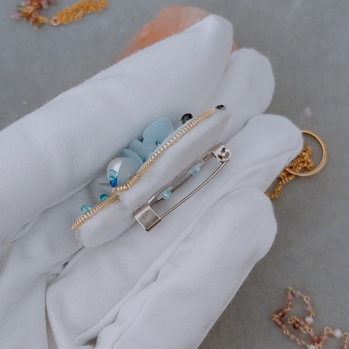 ビーズ刺繍 小鳥のブローチ ＊piyo~pastel blue~ ブローチ kirakira111