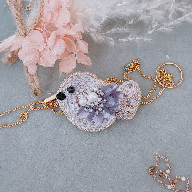 こり 紫陽花 ハリネズミ ビーズ 刺繍 ブローチ ハンドメイド ビーズ刺繍ブローチ ハロウィン ハリネズミ ハンドメイド