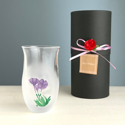 『花と猫のスリムグラス』　ラッピング込　　パープル　手作り吹きガラス 1枚目の画像
