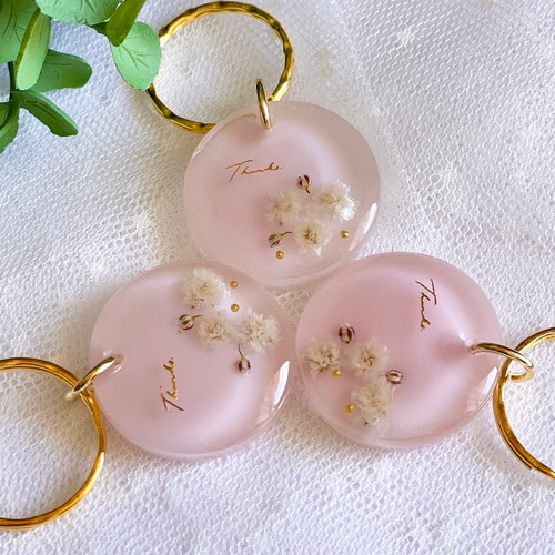 ☆asarin☆★お花のイニシャルキーホルダー　かすみ草　ピンク【080】 ☆asarinお花のイニシャルキーホルダー かすみ草 ピンク【080