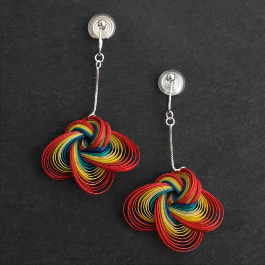 ハンドメイド 竹製 ピアス イヤリング 虹の雲 耳飾 極軽い ノンホール クリップ式可能 恋人記念日 母の日ギフト