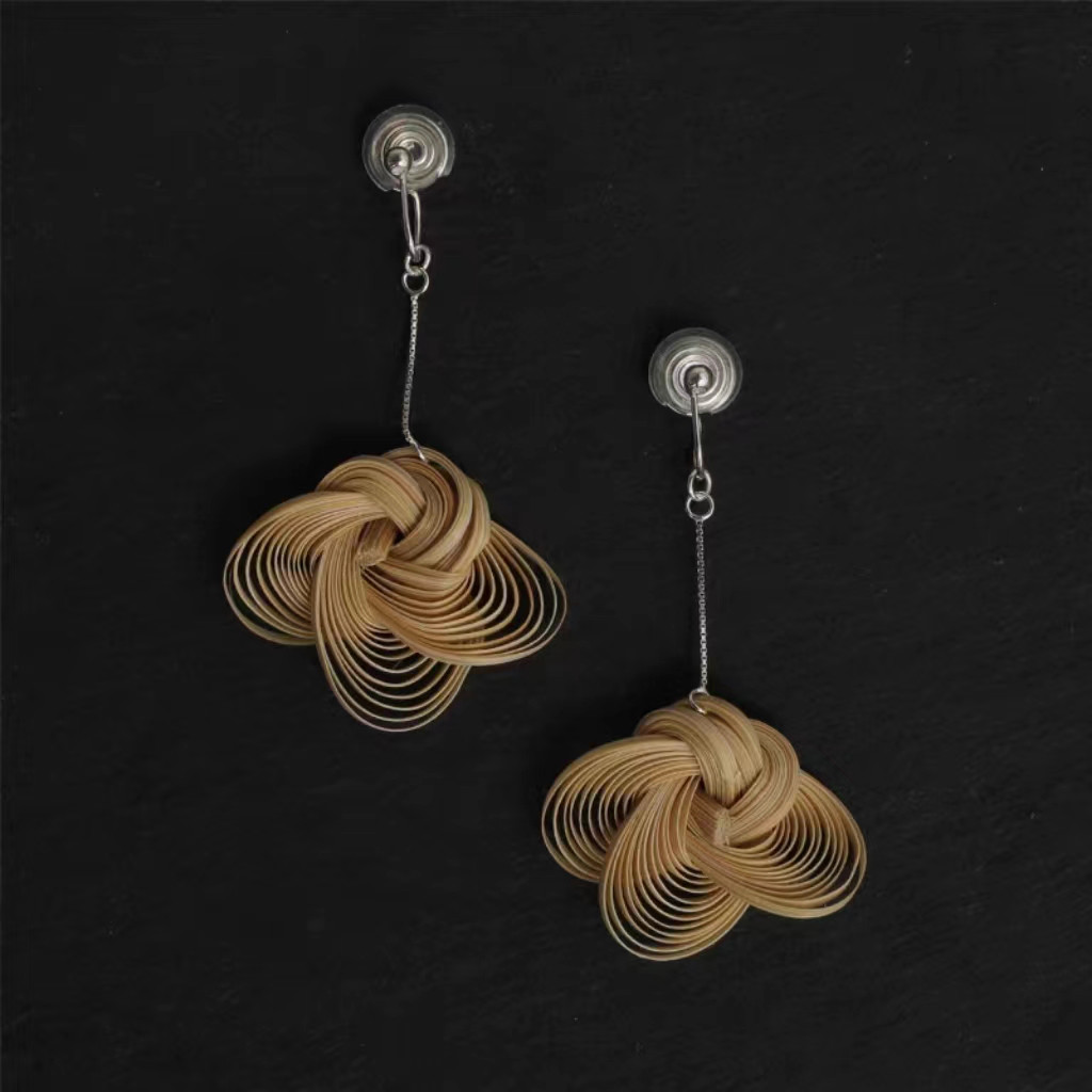 ハンドメイド 竹製 ピアス イヤリング 虹の雲 耳飾 竹色 極軽い ノンホール クリップ式可能 恋人記念日 母の日ギフト