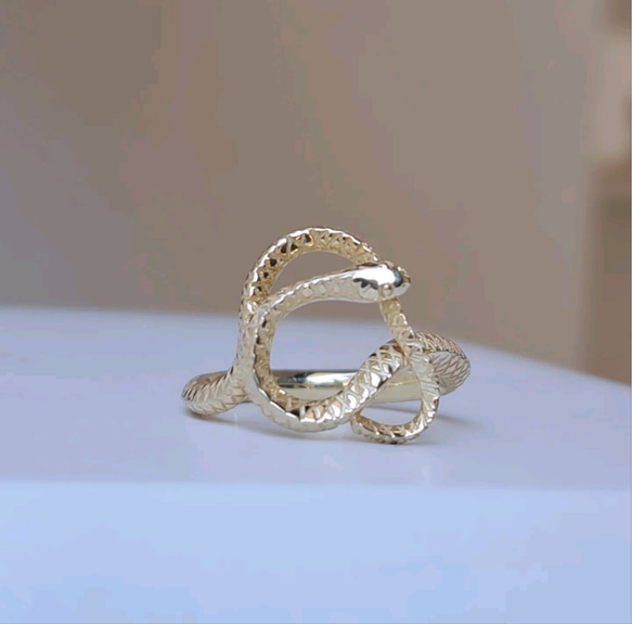 18金 蛇の指輪 】k18 蛇リング 巳年 干支 縁起物 蛇アクセサリー ヘビ