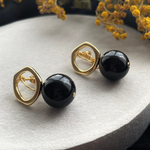 しっかり存在感〉ブラックオニキスイヤリング イヤリング  