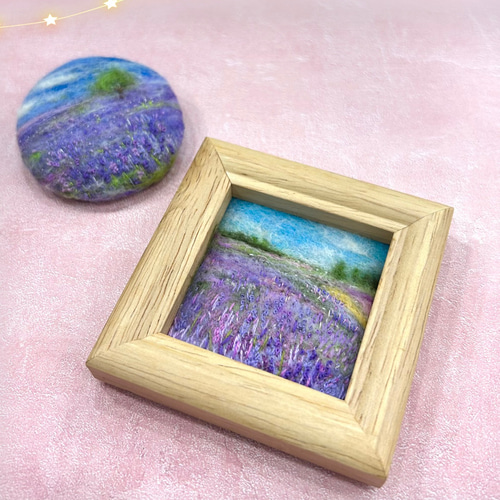 赤いルピナスの咲く丘より 羊毛フェルト ブローチ ハンドメイド