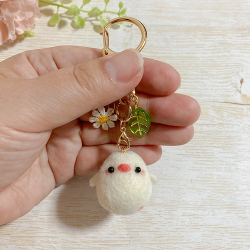 ゆ*い様 ハンドメイド刺繍キーホルダー　白文鳥と茶トラさん ゆ*い様 ハンドメイド刺繍キーホルダー 白文鳥と茶トラさん ゆ*い様
