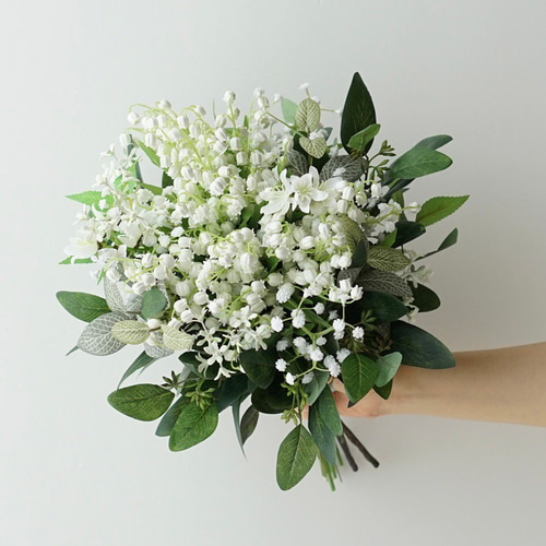 すずらんとかすみ草のナチュラルブーケ(ブートニア付) ブーケ すずらんとかすみ草のナチュラルブーケ(ブートニア付) ブーケ