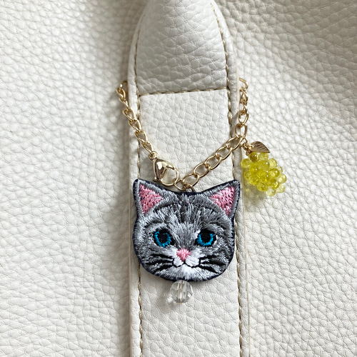 新作/猫さん刺繍とぷっくりマスカットのバッグチャーム♡ その他 