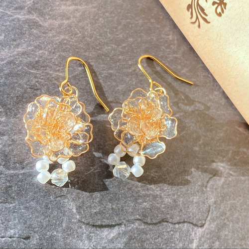 透明花の耳飾り ピアス イヤリング【パーツ変更無料】 ピアス（フック 