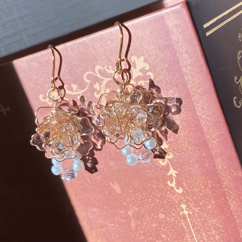 透明花の耳飾り ピアス イヤリング【パーツ変更無料】 ピアス（フック 