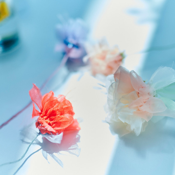 自由に曲げて空間にとける咲き編みの花｜大きいカーネーション｜ブルー 10枚目の画像