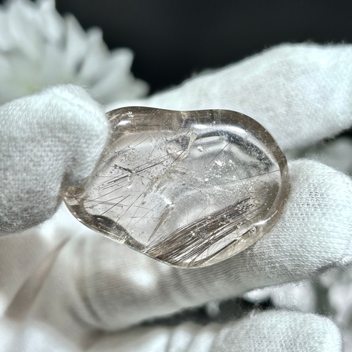 別格高級品❗️虹入り☆スモーキー シルバールチルクォーツ天然石 原石置物A933 別格高級品❗️虹入り☆スモーキー シルバールチルクォーツ天然石 原石