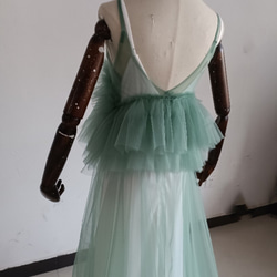 上品！ペールトーンのミントグリーン色 チュールドレス ソフトチュール カラードレスオーバースカート+ホワイトキャミソール 8枚目の画像