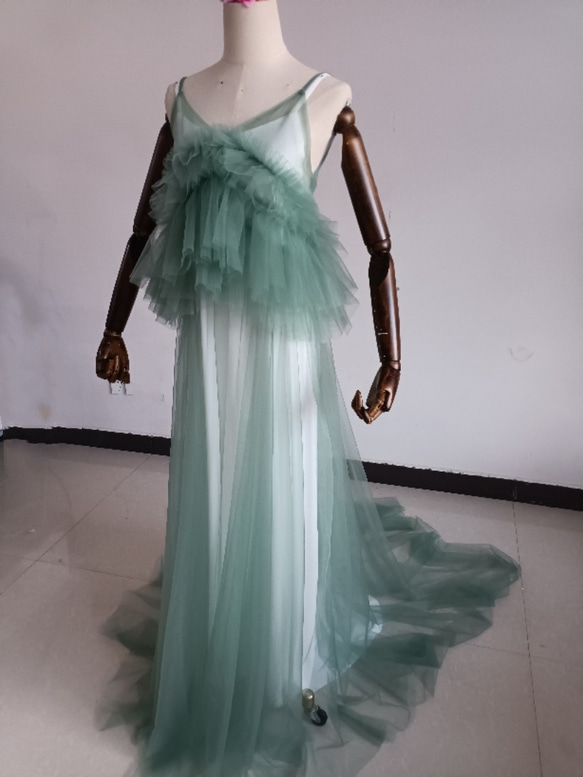 上品！ペールトーンのミントグリーン色 チュールドレス ソフトチュール カラードレスオーバースカート+ホワイトキャミソール 7枚目の画像