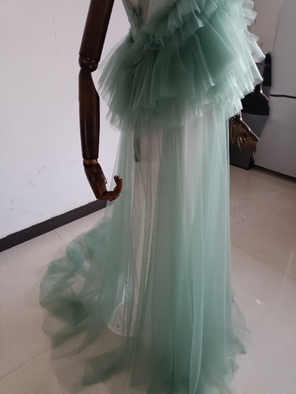 上品！ペールトーンのミントグリーン色 チュールドレス ソフトチュール カラードレスオーバースカート+ホワイトキャミソール 4枚目の画像