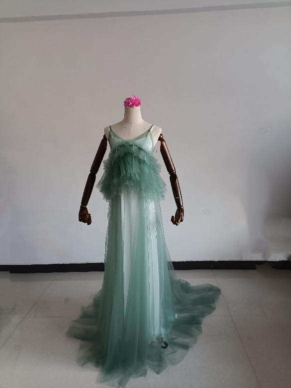 上品！ペールトーンのミントグリーン色 チュールドレス ソフトチュール カラードレスオーバースカート+ホワイトキャミソール 1枚目の画像