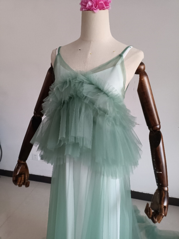 上品！ペールトーンのミントグリーン色 チュールドレス ソフトチュール カラードレスオーバースカート+ホワイトキャミソール 6枚目の画像
