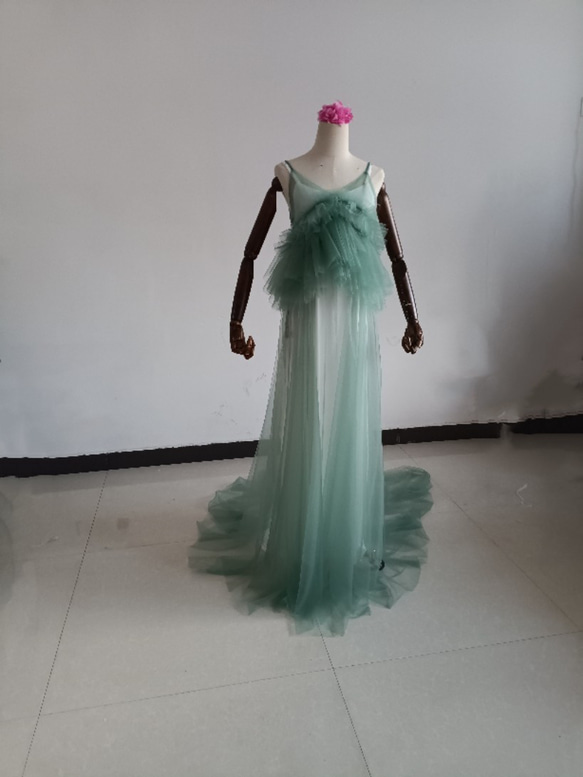 上品！ペールトーンのミントグリーン色 チュールドレス ソフトチュール カラードレスオーバースカート+ホワイトキャミソール 3枚目の画像