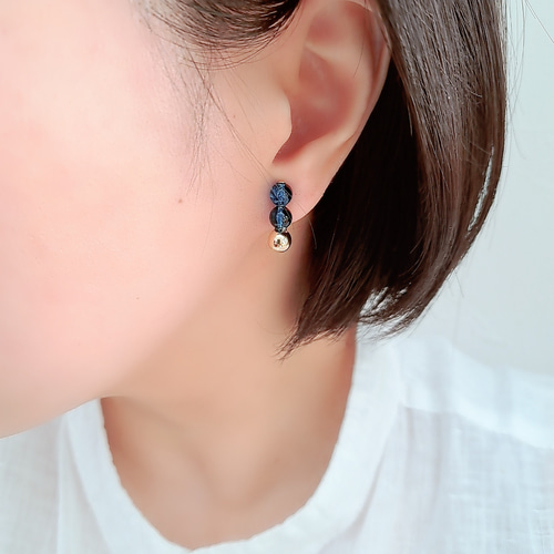 大人ブルー*】痛くないイヤリング/ピアス 青 マリンブルー 小ぶり 揺れ