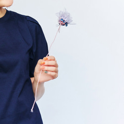 自由に曲げて空間にとける咲き編みの花｜小さいカーネーション｜ブルー 2枚目の画像