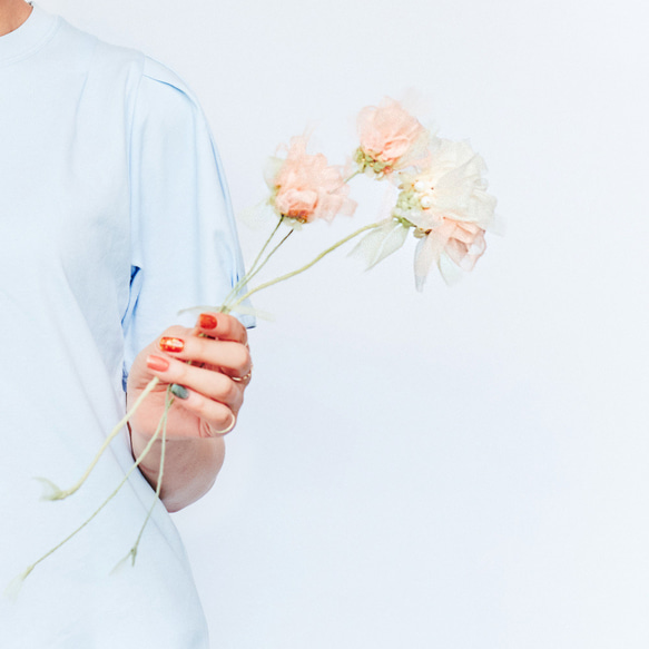 自由に曲げて空間にとける咲き編みの花｜大きいカーネーション｜ホワイト 9枚目の画像