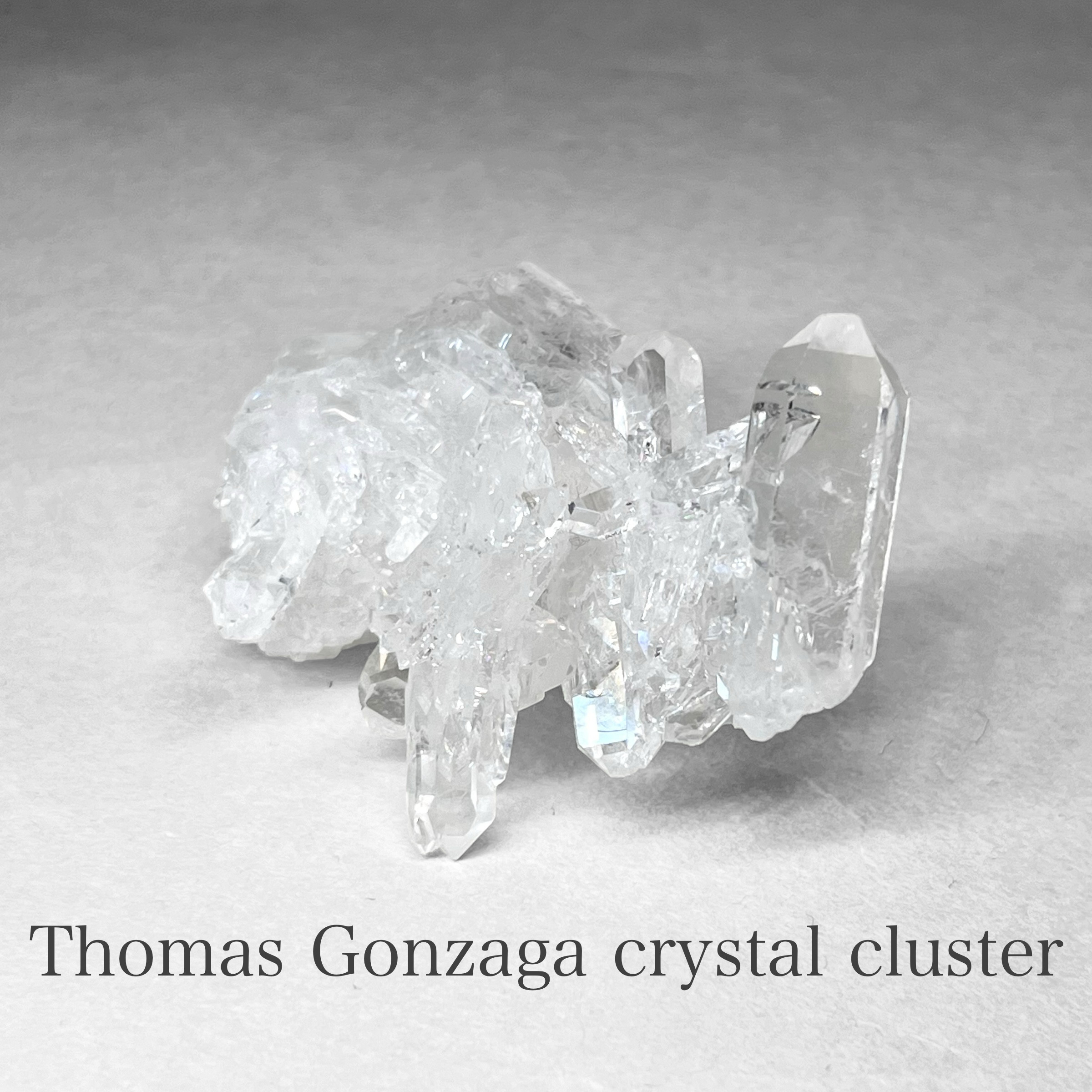 Thomas Gonzaga crystal cluster / トマスゴンサガ産水晶クラスターF( レインボーあり )