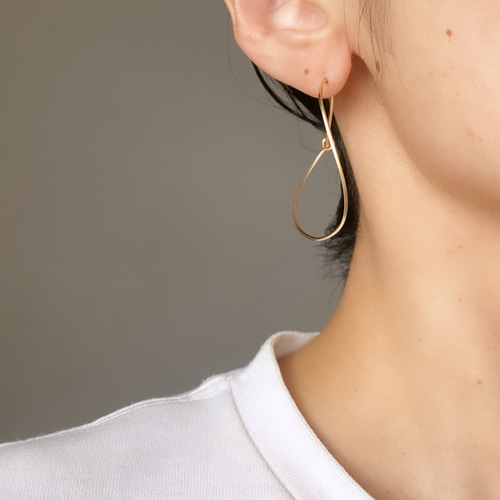 ★daisy★❤️ 14kgf ピアス 14KGFタンザナイトとラブラドライトによる宝石の魚ピアス