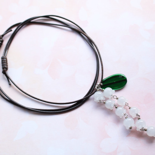 半額SALE☆スズランのとんぼ玉ガラスペンダント ネックレス