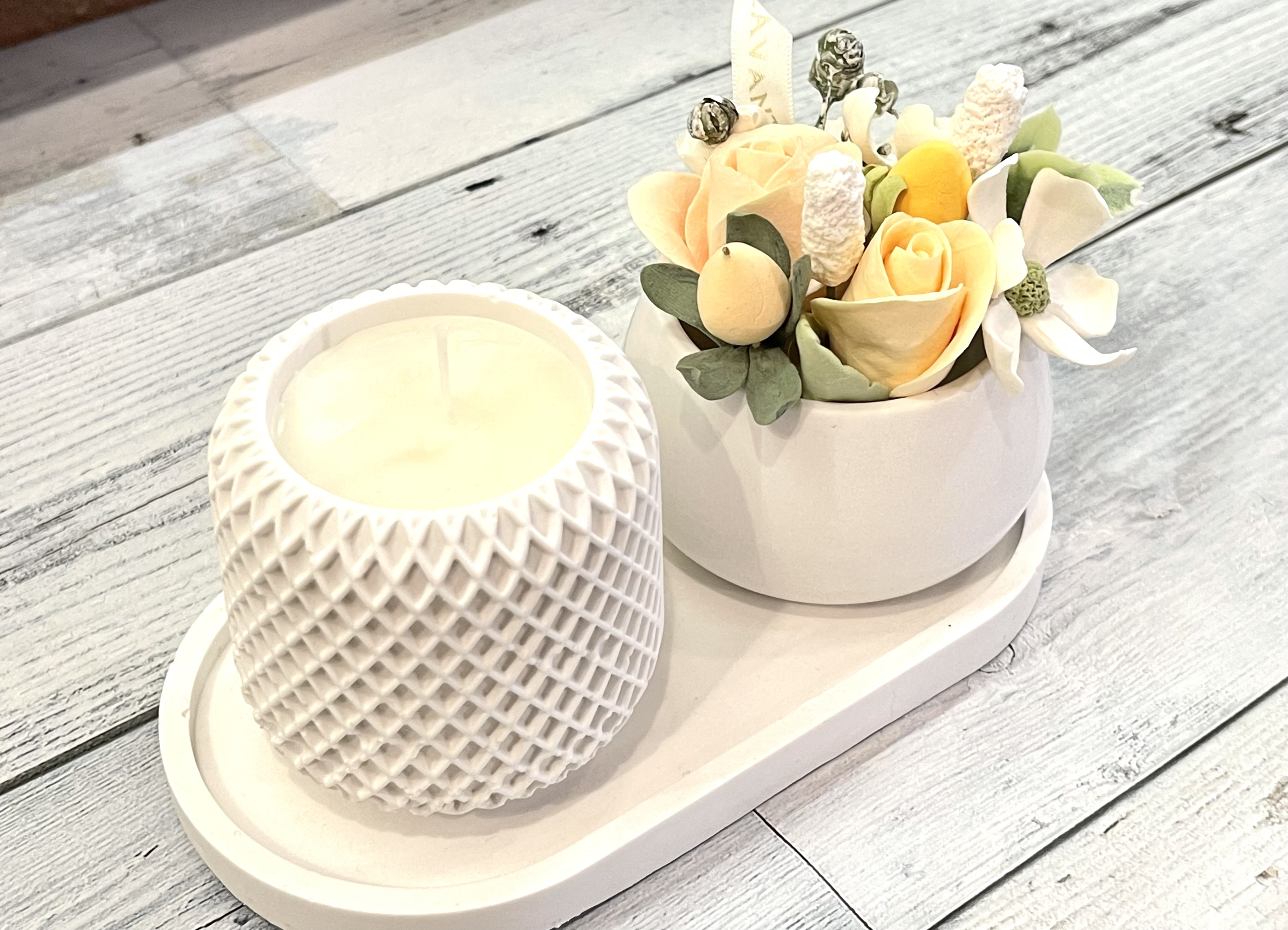 《誕生》Whiteキャンドル“ハルモニア"+Perfumeフラワーボトルの共演