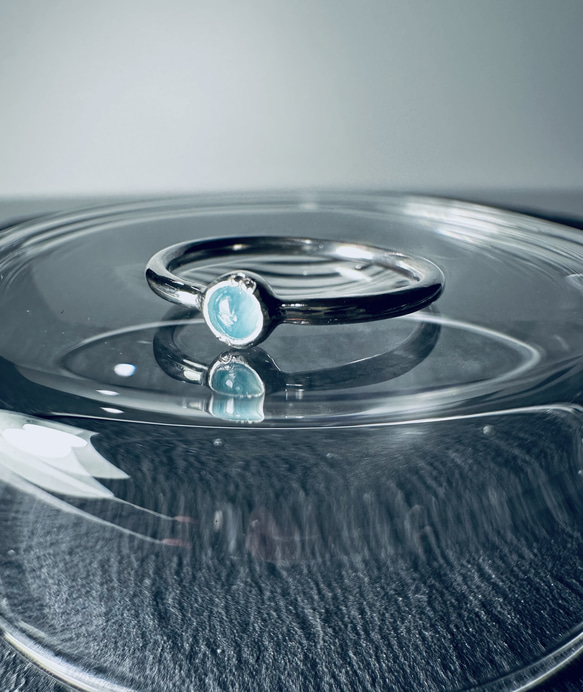 ターコイズとグランディディエライトのひとつぶリング《晴れやかブルー》 2枚目の画像