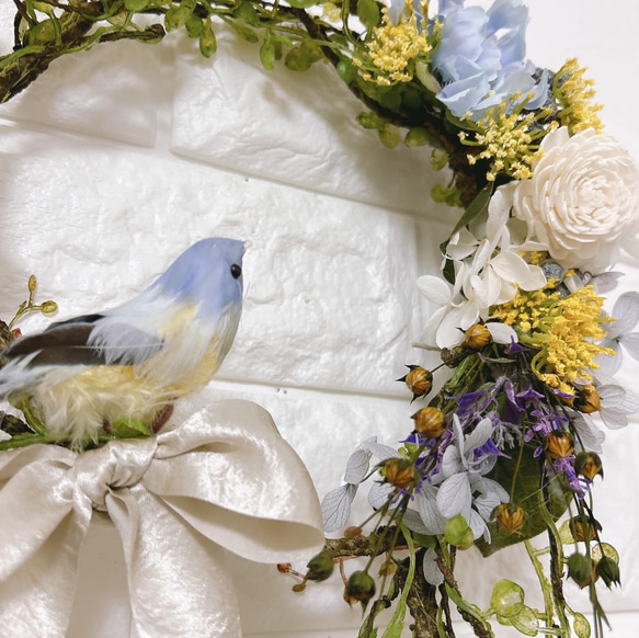 ✳︎母の日ギフト✳︎幸せ運ぶ青い鳥リース　鳥さん好きなお母さんに　スカビオサ　紫陽花　ソラフラワー 2枚目の画像