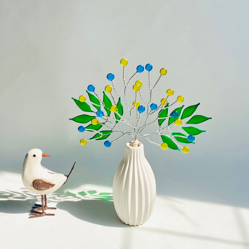 北欧スウェーデンカラーのスワッグ かすみ草 レジン 花束 ワイヤー