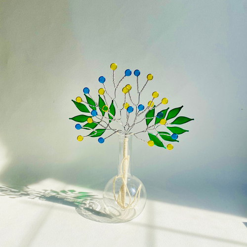 北欧スウェーデンカラーのスワッグ かすみ草 レジン 花束 ワイヤー