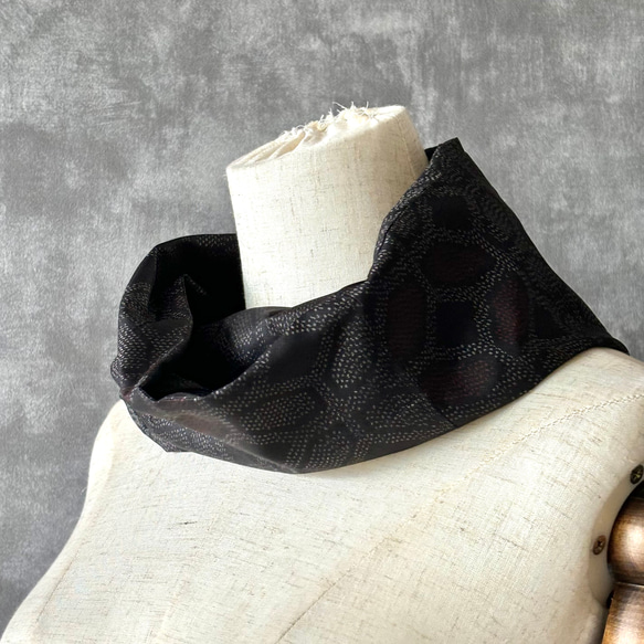 【一点モノ】大島紬 着物リメイク ギャザー スカート & スヌード 〜 四季 で心地良い 上質 絹 100% 〜 the of your 100% and can it 一点モノ 大島紬 着物リメイク ギャザー スカート スヌード 四季 で心地良い 上質 made single layer snood using Oshima Tsumugi pattern in elastic waist is You by around also It UV rays as measure against rubber