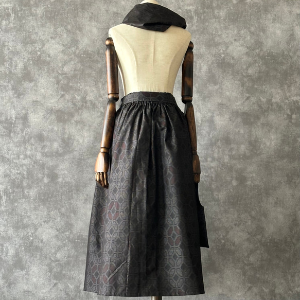 【一点モノ】大島紬 着物リメイク ギャザー スカート & スヌード 〜 四季 で心地良い 上質 絹 100% 〜 the of your 100% and can it 一点モノ 大島紬 着物リメイク ギャザー スカート スヌード 四季 で心地良い 上質 made single layer snood using Oshima Tsumugi pattern in elastic waist is You by around also It UV rays as measure against rubber