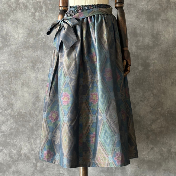 【一点モノ】大島紬 着物リメイク ギャザー スカート & スヌード 〜 四季 で心地良い 上質 絹 100% 〜 the of your 100% can it 一点モノ 大島紬 着物リメイク ギャザー スカート スヌード 四季 で心地良い 上質 made and single layer snood from Oshima Tsumugi elastic waist is You by around also It UV rays as measure against rubber