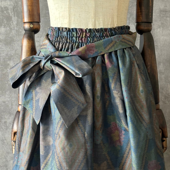 【一点モノ】大島紬 着物リメイク ギャザー スカート & スヌード 〜 四季 で心地良い 上質 絹 100% 〜 the of your 100% can it 一点モノ 大島紬 着物リメイク ギャザー スカート スヌード 四季 で心地良い 上質 made and single layer snood from Oshima Tsumugi elastic waist is You by around also It UV rays as measure against rubber