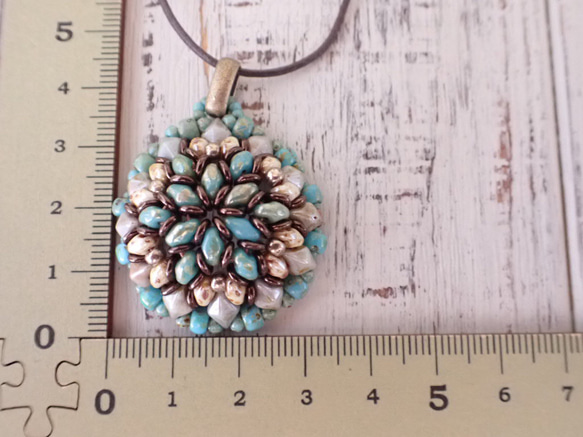 【新作】circle beads necklace - アイボリーターコイズΦ3.5cm 2枚目の画像