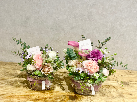 追加受付中5/8まで！母の日　華やか生花フラワーギフト＜Mサイズ 約25cm×約27cm＞ 8枚目の画像