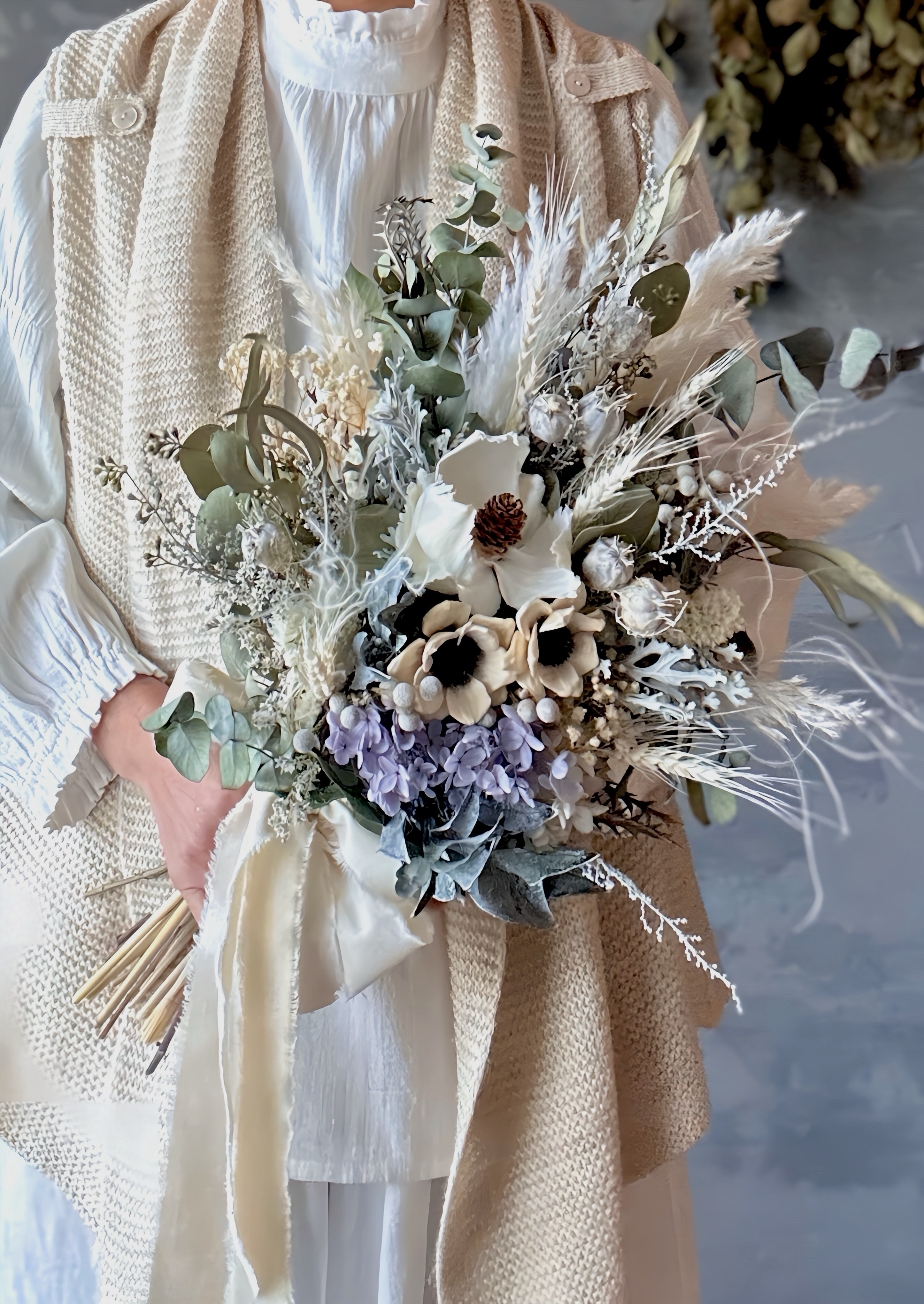 white bouquet & purple ／ ウエディングブーケ・スワッグ・花束